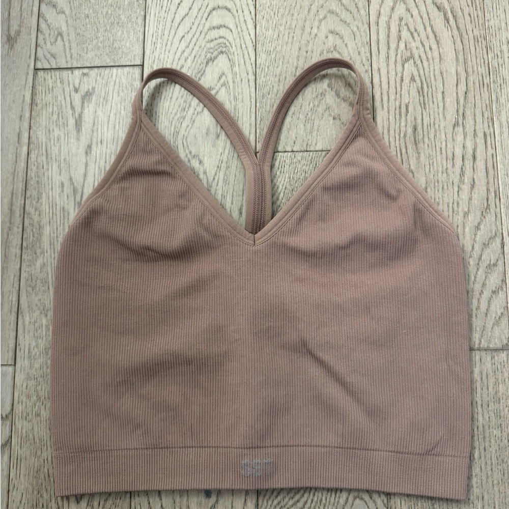 SET Active x Revolve Ribbed V Sports Bra in Pampas size medium